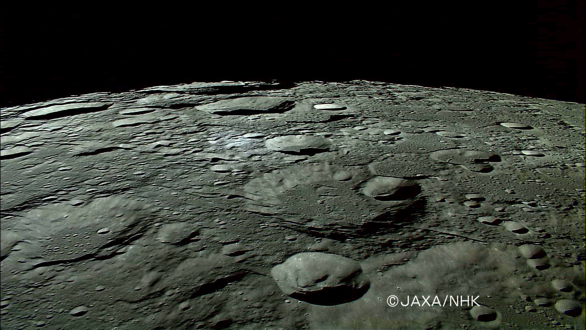 High-Def Video from Lunar Orbit