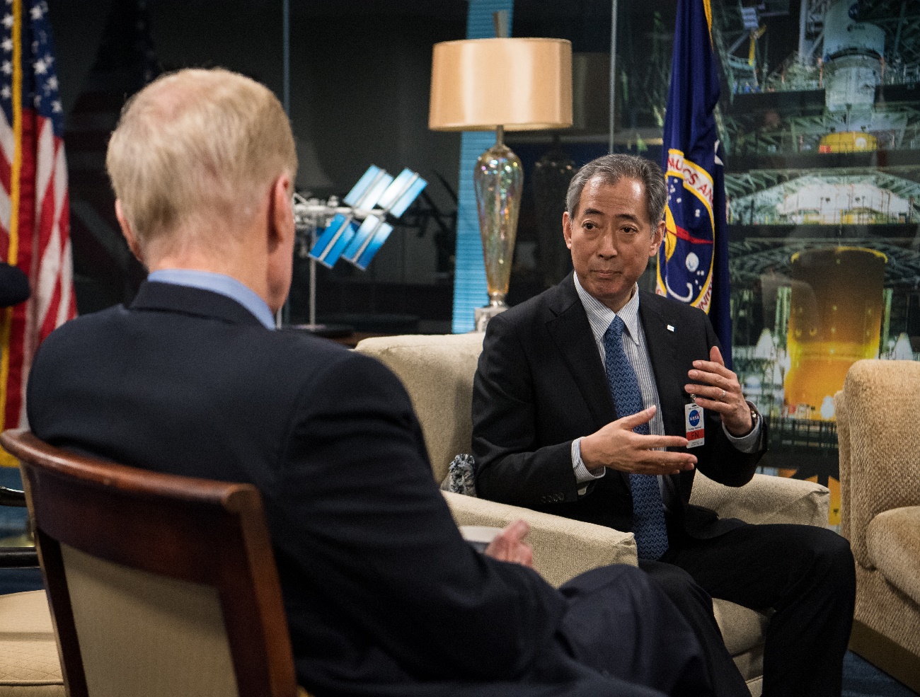 NASA長官と会談を行う山川理事長(©NASA)