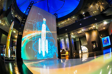 宇宙科学技術館受付横