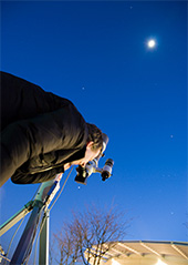 uEŉFς悤100ԁvi񋟁FInternational Astronomical Union/Lee Pullenj