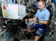 FŌ|piÂɒރ`[hEMIbgi񋟁FNASA/Richard Garriottj