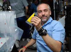 ۉFXe[Vɂāi񋟁FNASA/Richard Garriottj