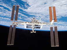 建設中の国際宇宙ステーション(提供:NASA)
