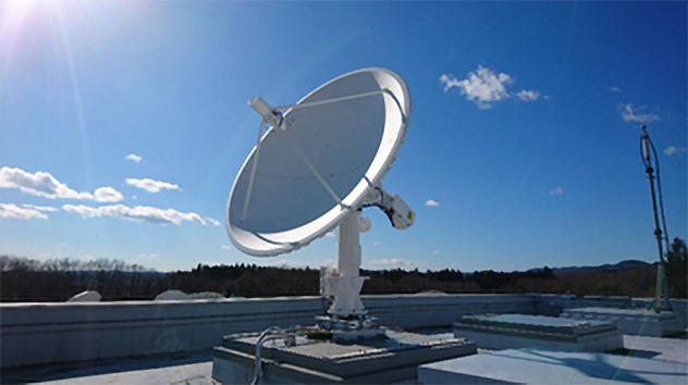 SDS-4の運用に使用する低軌道衛星用アンテナ
