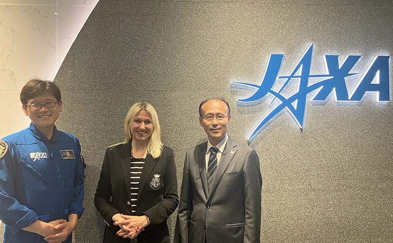 ドイツ連邦研究・技術・宇宙省 ズィルケ・ラウナート政務次官/ 筑波宇宙センター