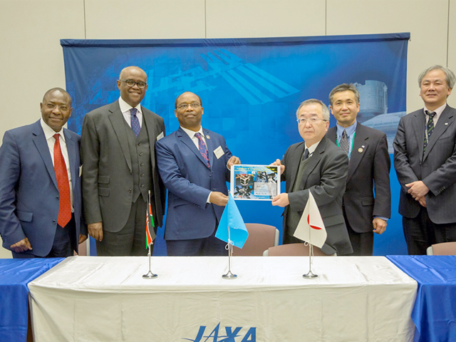 ナイロビ大学の超小型衛星(衛星名:1KUNS-PF)がJAXAに引き渡されました