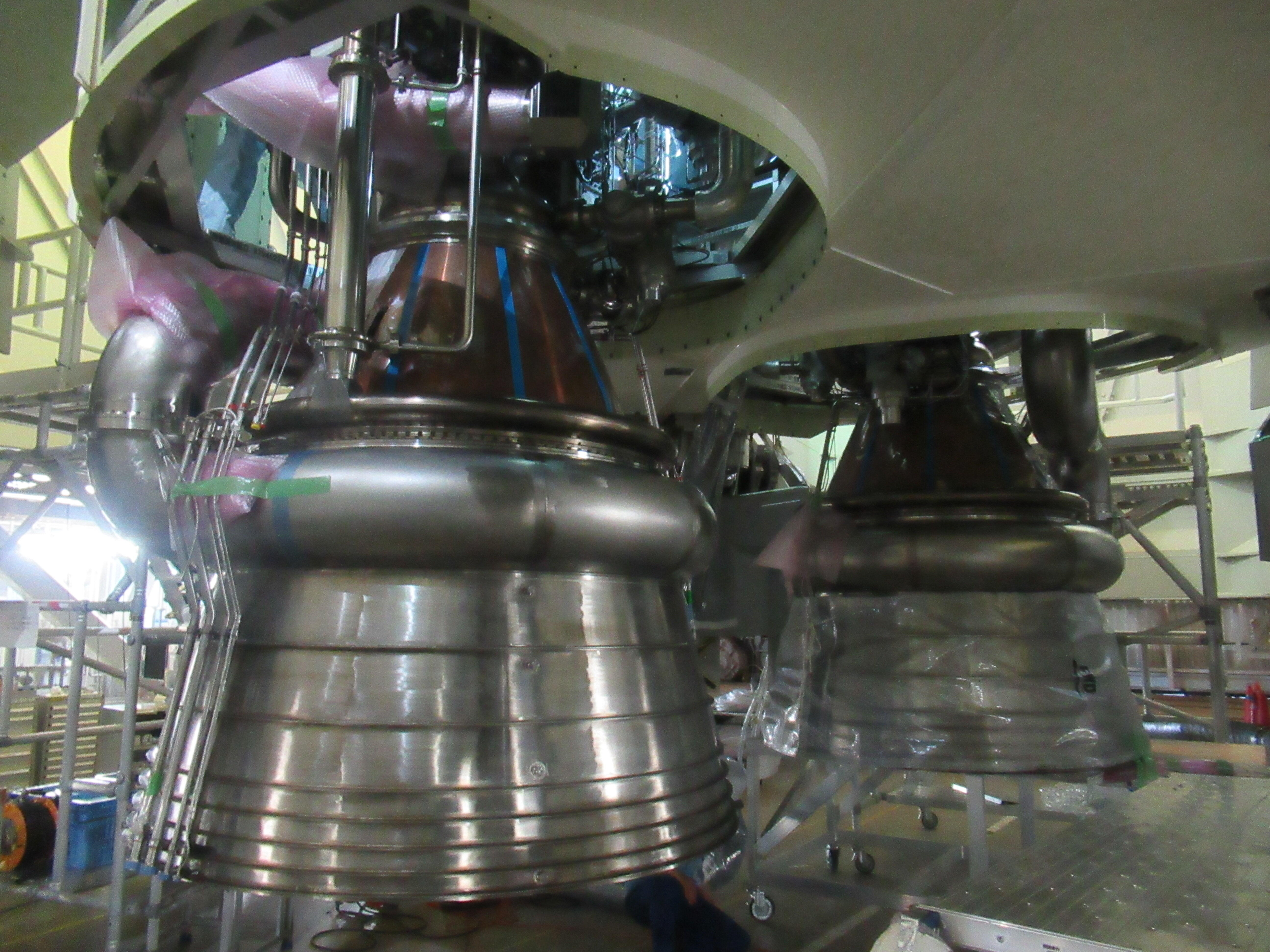 試験機1号機の第1段に取付けられた2基のLE-9エンジン