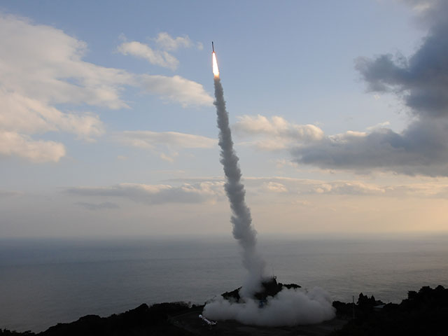 宇宙に金属鉄は少ない? 観測ロケットS-520-28号機による微小重力実験で検証