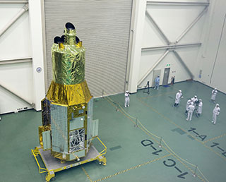 ASTRO-H機体公開