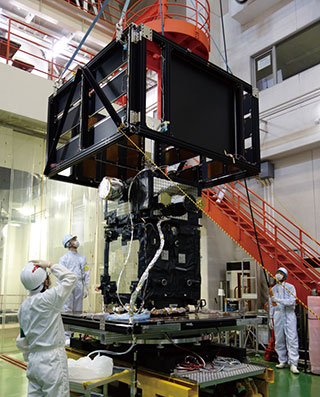 ERG衛星、熱真空試験を実施