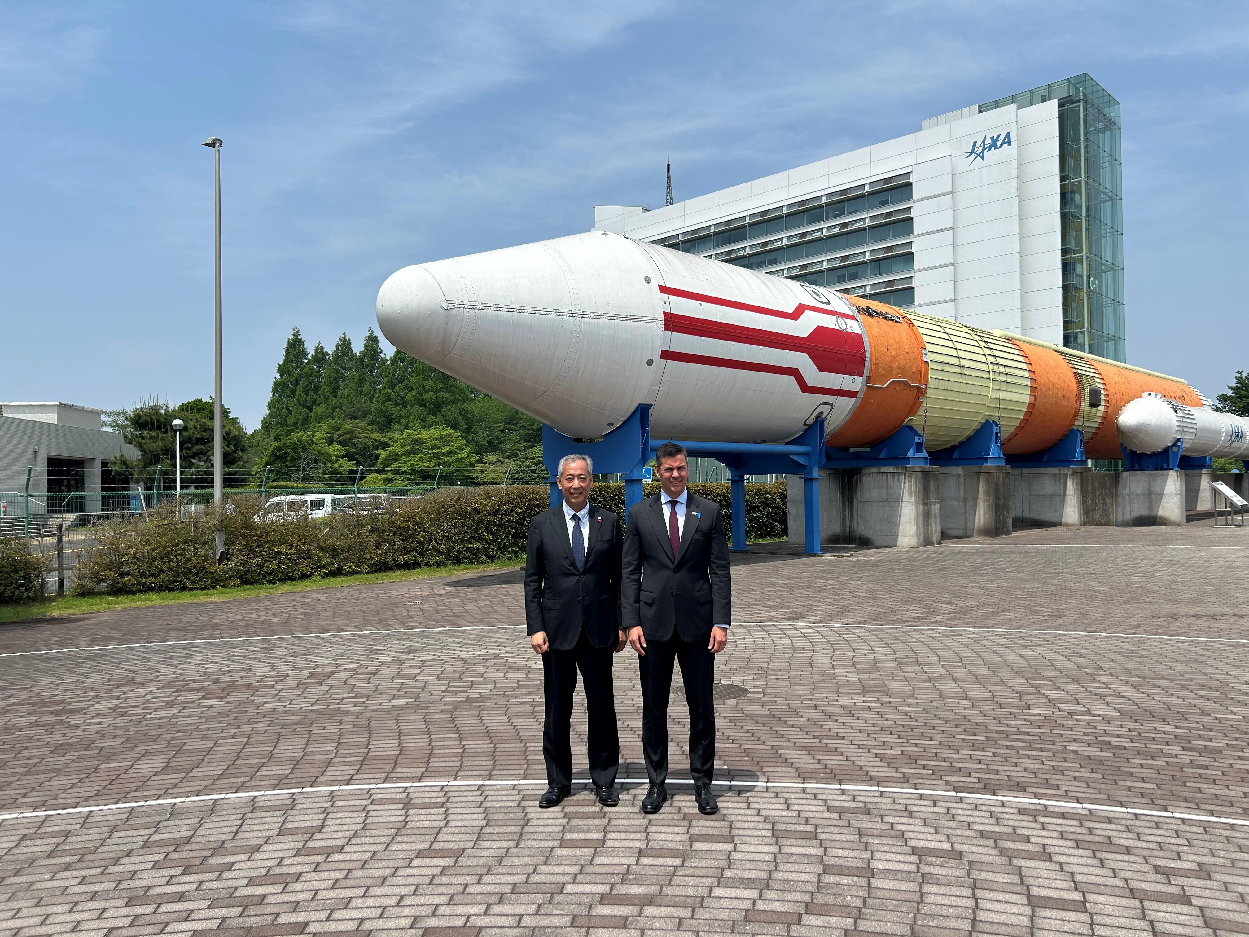 パラグアイ共和国サンティアゴ・ペニャ・パラシオス大統領の筑波宇宙センター来訪