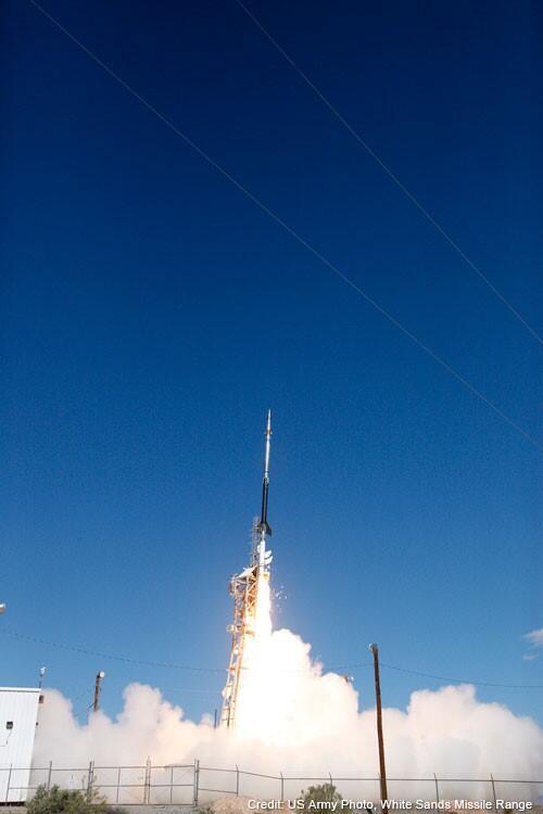 図4: 観測ロケットCLASP2の打上げ。Credit: US Army Photo, White Sands Missile Range